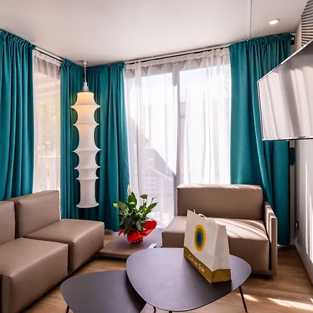 假日公园 Club Del Sole Romagna Family 4*
